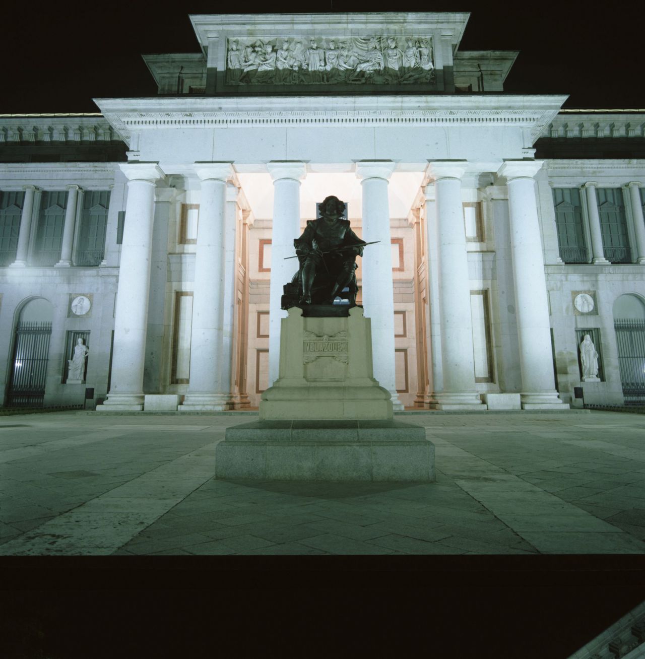 Puerta de Velázquez del Museo del Prado, de Juan de Villanueva.