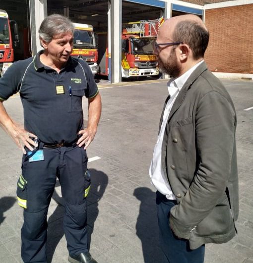 Imagen de archivo de José Fernández, en una visita a los Bomberos.