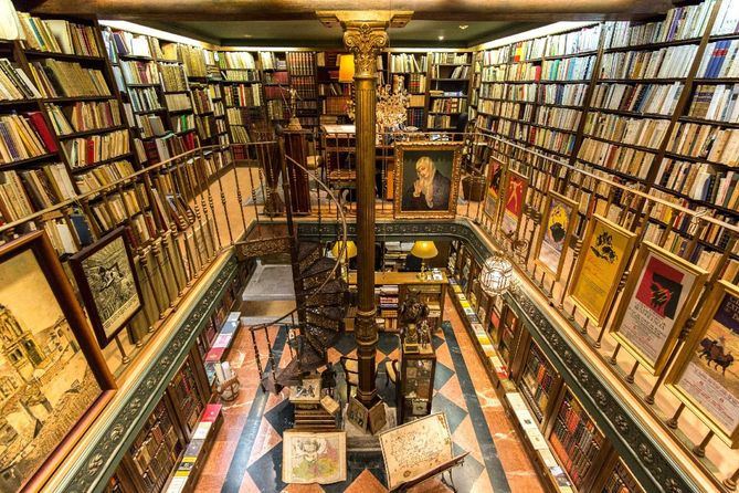 En la imagen, la libreria Miguel Miranda, en el barrio de Las Letras.