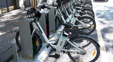 Almeida anima a usar la bici, medio "idóneo"