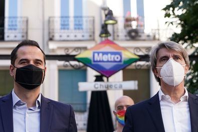 Los colores del Orgullo, en el Metro Chueca