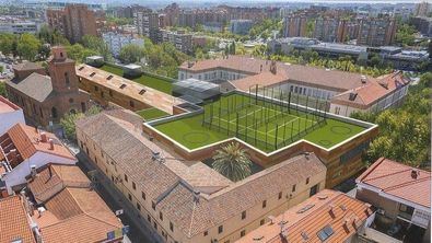 Recreación del proyecto de gimnasio de Ingesport, junto a la iglesia de San Matías.