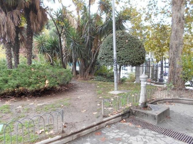 Se remodelarán las dos pistas de petanca y el mirador, además de plantar ciruelos de jardín, liquidámbar, rosales y lavándulas, entre otros arbustos.