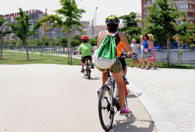 Es también recomendable tener un estilo de vida activo. El deporte tiene innumerables beneficios, además de producir sensación de bienestar.