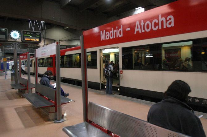 Durante el mes de septiembre está previsto que la frecuencia de trenes de Cercanías se incremente, lo que en el caso de Cercanías Madrid se traducirá entre un 12% y un 15% más de trenes.