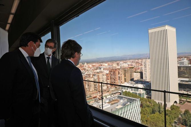 Almeida señala que AZCA “va a ser un emblema de la actividad empresarial y un lugar para el disfrute de los madrileños”