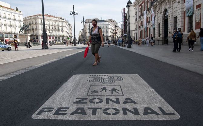 Esta nueva línea de la EMT tendrá paradas fijas junto a los centros de mayores municipales de San Francisco, en calle Jerte, 3 (Latina) y el de Antón Martín, en Cabeza, 14 (Embajadores).