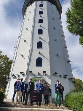 El Silo está abierto de lunes a sábado, de 10.00 a 14.00 h y de 17.00 h a 21.00 horas.