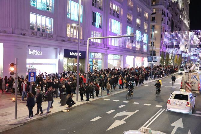 Imágenes como esta de aglomeraciones en las zonas más comerciales de la ciudad no se vivirán en las semanas previas a las navidades de este año.