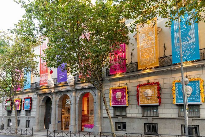 La Casa de México en España exhibe el 'Altar de los Muertos' dedicado este año a las víctimas del Covid-19