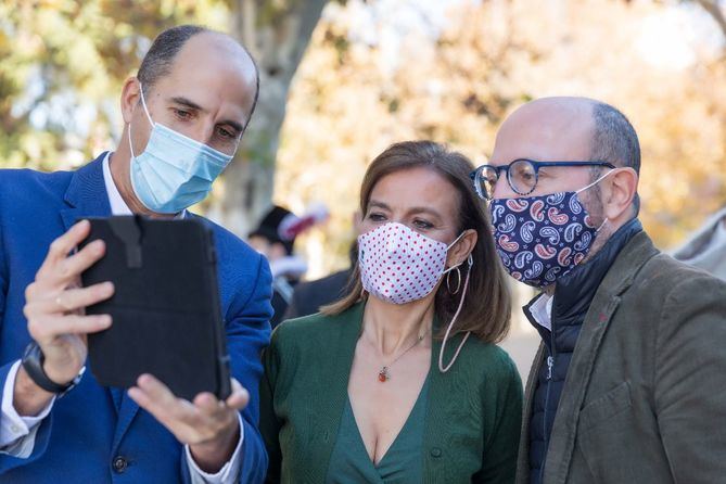 La concejala delegada de Turismo, Almudena Maíllo, acompañada por el concejal del distrito de Centro, José Fernández, ha participado en la presentación de esta nueva herramienta.