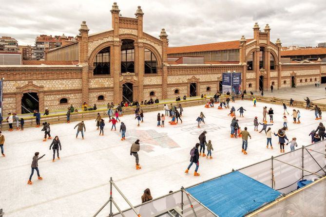 Esta instalación está abierta al público hasta el 10 de enero, en el distrito de Arganzuela. Los amantes de los patines pueden descargarse las entradas, a un precio de 6 euros, en el enlace que aparece en este artículo.