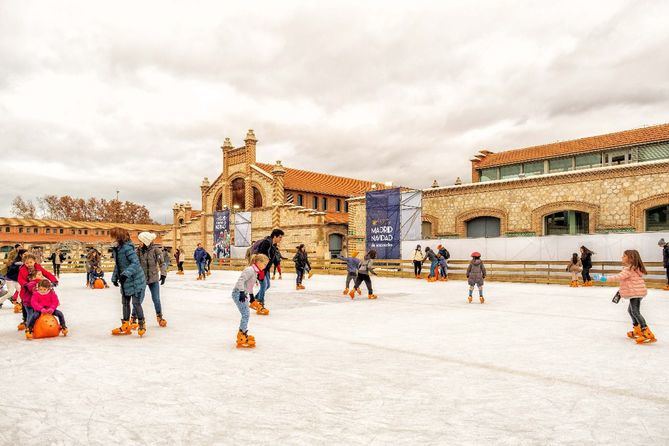 Los espacios se limpiarán y desinfectarán después de cada pase y se han dispuesto hidrogeles en distintos puntos de la instalación. El acceso a la atracción se realizará siempre con mascarilla.