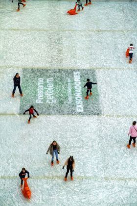 La Galería de Cristal de CentroCentro se transforma, un año más, en una gran pista de hielo