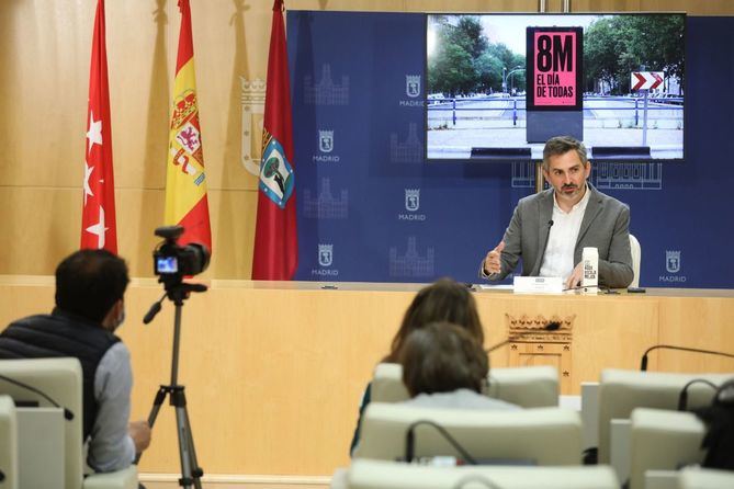 el Día Internacional de la Mujer estará marcado en el Consistorio por un acto institucional en el que se hará entrega del Premio Clara Campoamor a Rosa Menéndez, primera presidenta del Consejo Superior de Investigaciones Científicas (CSIC), por su larga trayectoria y destacadas aportaciones en el avance de la igualdad.