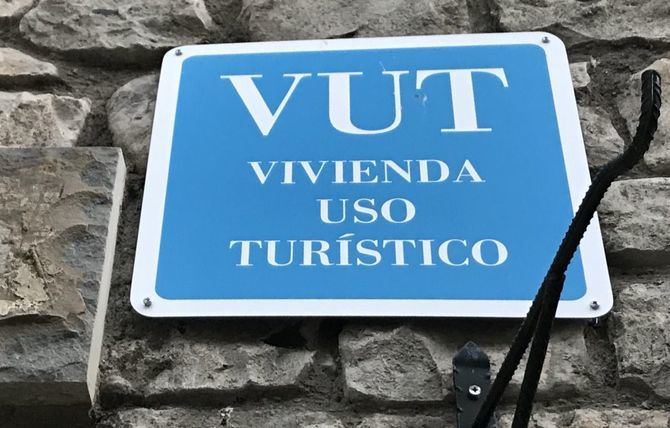 Asociaciones vecinales de Centro convocan este sábado una concentración en Antón Martín contra los pisos turísticos