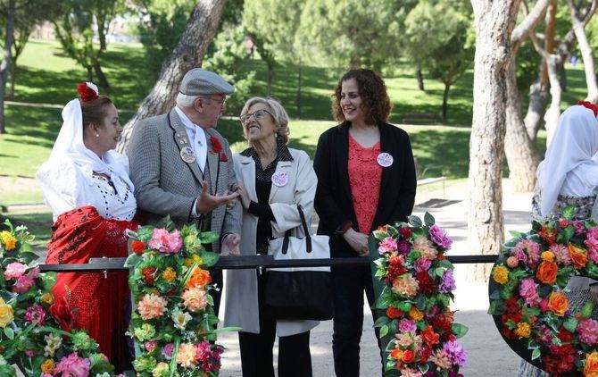 Vox se ha abstenido en la votación al reconocimiento a Manuela Carmena, porque, en palabras de su portavoz, Javier Ortega Smith, fue 'una alcaldesa que creó enfrentamiento y división'.