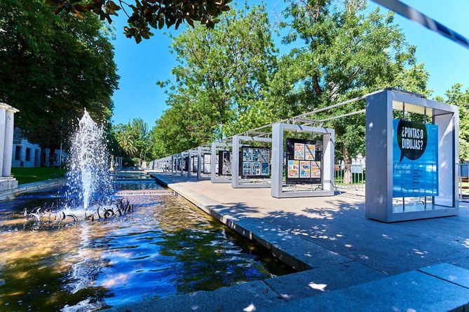 Hasta finales de agosto, el Patio de Operaciones de CentroCentro y el paseo de Recoletos (entre la plaza de Cibeles y la calle de Prim) acogen dos exposiciones centradas en el arte de la ilustración.