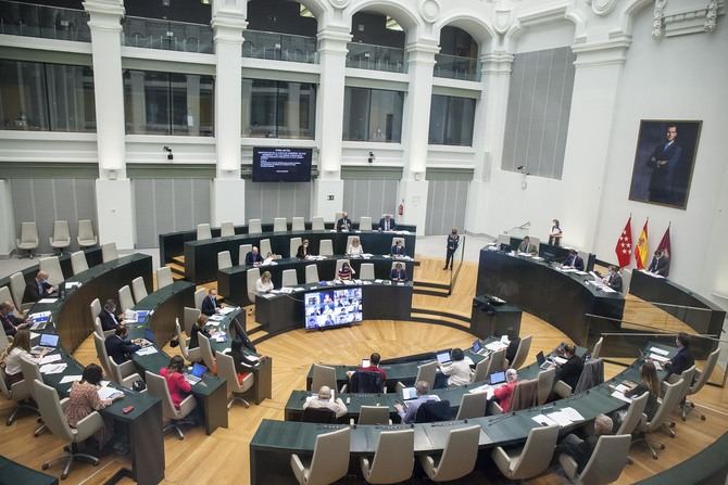 La sesión plenaria del Ayuntamiento de Madrid de este martes cuenta con hasta 18 propuestas de los grupos municipales, dos comparecencias del alcalde, José Luis Martínez-Almeida, y el estreno del Grupo Mixto.