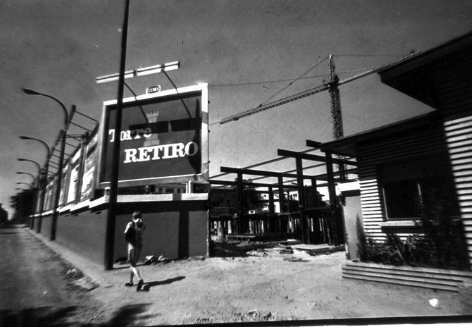 Imagen de la Torre de Retiro, en construcción (1969). Incluida en el libro 'Retiro y sus barrios'.