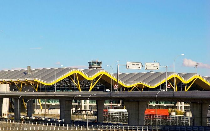 Con el proyecto de ampliación planteado para Madrid-Barajas, el principal de la red de Aena, podrá expandirse hacia rutas de Asia-Pacífico, ampliar la T4 y T4S y unificar la T1, 2 y 3 para aumentar su capacidad de pasajeros hasta los 80 millones.