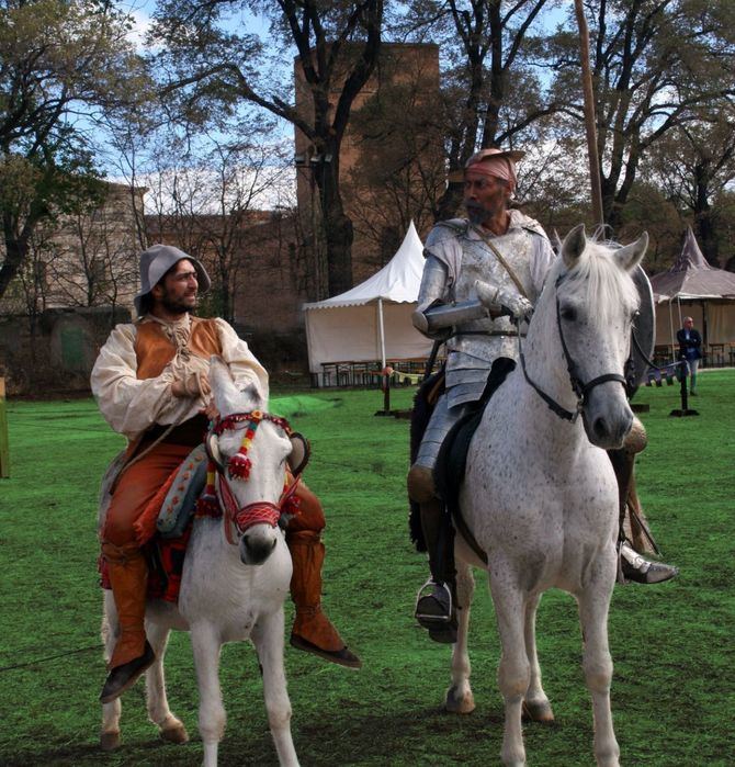 Aunque en esta edición no se verá a Don Quijote y Sancho pasear por el mercado, ya que la genial novela de caballerías aún no había sido escrita por el hijo más ilustre de la ciudad, sí podrá verse a un joven Miguel de Cervantes antes de embarcarse en la famosa batalla en la que resultaría herido en una mano.