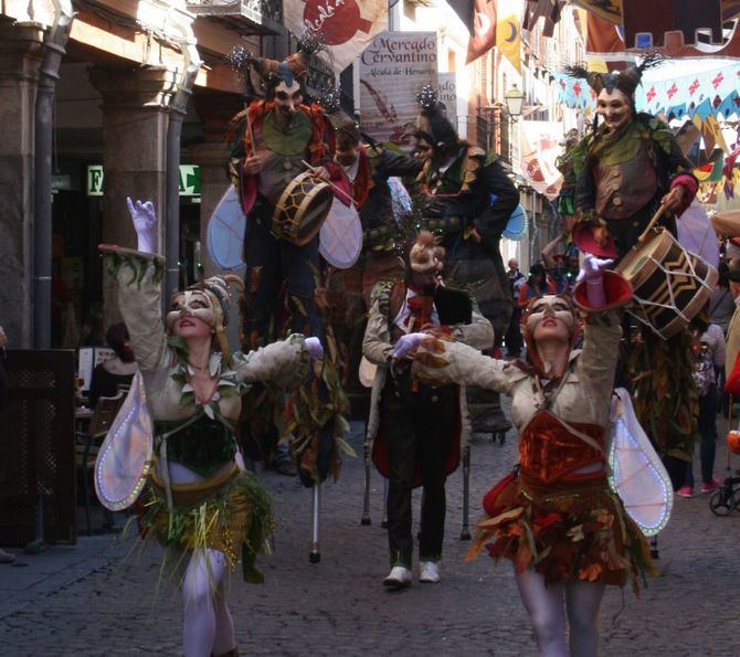 Este viaje en el tiempo al siglo XVI regresa, después de que el año pasado se suspendiese por la pandemia. En esta ocasión, no sólo cambian los puestos; las actividades y las exhibiciones, salen del casco histórico para evitar aglomeraciones y poder conservar las medidas de seguridad vigentes.