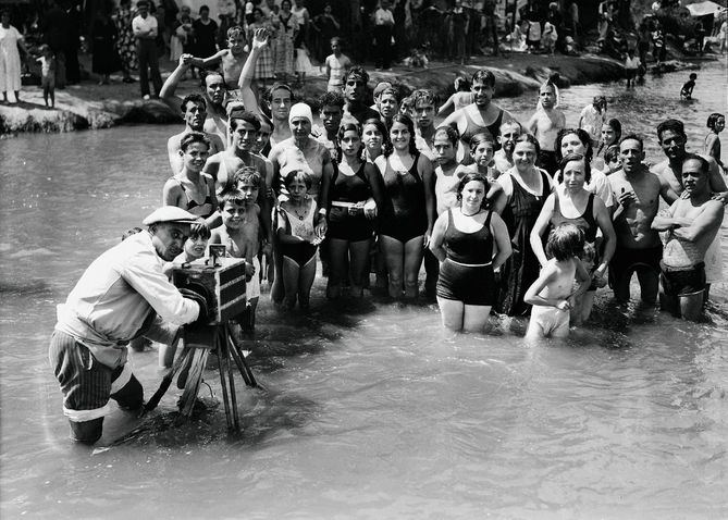 Escena del Manzanares. Madrid, agosto de 1935.