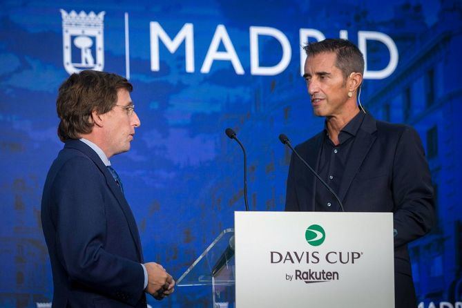 El alcalde de Madrid, José Luis Martínez-Almeida, ha participado, en el Invernadero de Arganzuela, en la presentación de esta cita deportiva que ha calificado de “extraordinariamente relevante para la ciudad, no sólo desde el punto de vista turístico y mediático”, sino porque es “un prólogo fundamental al año 2022, un año en el que Madrid va a ser la Capital Mundial del Deporte”. 