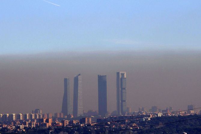 Se ha activado este nivel debido a los altos niveles de dióxido de nitrógeno (NO2) y a la previsión meteorológica desfavorable. Además, ha recomendado el uso del transporte público.