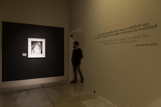 La Fundación Canal presenta 'Al descubierto. Obras seleccionadas de The Howard Greenberg Gallery', una exposición que reúne 111 imágenes de grandes fotógrafos que pocas veces se ha tenido la oportunidad de ver.