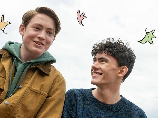 A lo largo de los episodios, los adolescentes Charlie y Nick descubren que su amistad podría ser algo más, mientras lidian con el instituto y se convierten en adultos.