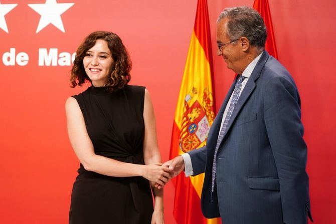 Ossorio ha mostrado su agradecimiento a Ayuso por el 'enorme honor' del cargo y por la confianza que deposita en él con este nombramiento, 'fruto de esa amistad que nació en la Asamblea de Madrid desde el año 2015'.