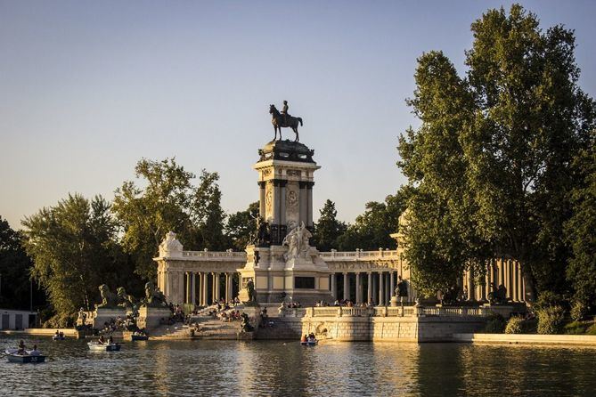 El parque del Retiro, en Madrid, cuenta con más de 153.000 reseñas y lidera la clasificación de los parques y atracciones naturales más populares de Europa, según datos analizados por la plataforma Musement.