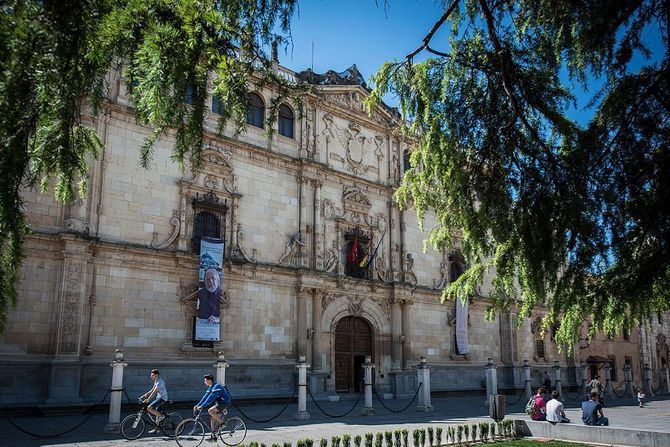 En Alcalá de Henares se podrá disfrutar en horario especial de noche del Museo Arqueológico Regional, así como el yacimiento Complutum y Casa de Hippolytus o el Museo Casa Natal de Cervantes.