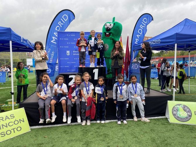 En el parque Agustín Rodríguez Sahagún, se han celebrado 12 carreras en seis categorías, entre los seis a los 16 años.