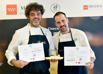 Jorge Baeza Manzaneque y Xavi Gaspà, del restaurante Arrocería Balear, han sido los ganadores del concurso de La mejor ensaladilla rusa de Madrid, organizado por la Asociación de Cocineros y Reposteros de Madrid (ACYRE Madrid).