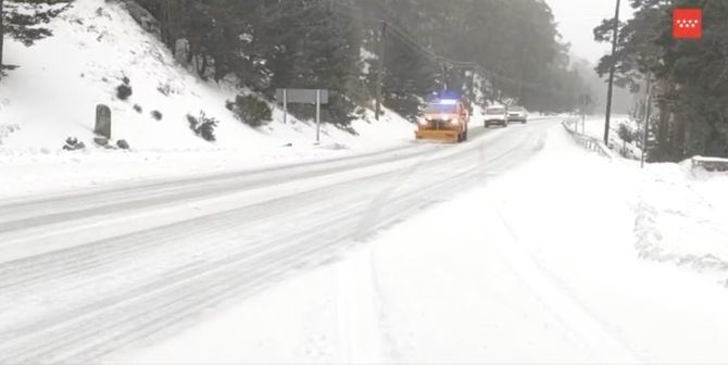 Catorce comunidades autónomas, entre ellas Madrid, tendrán este jueves riesgo por nevadas, lluvias, frío, deshielos, aludes y viento.