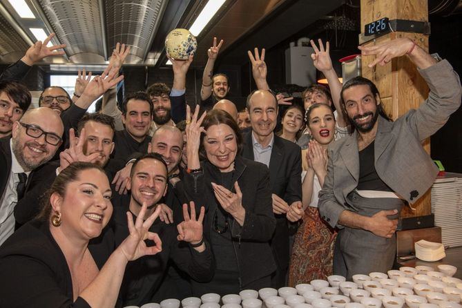 La Guía Repsol ha otorgado este año tres Soles en la Comunidad de Madrid al restaurante del Corral de la Morería y uno a RavioXO, local del madrileño David Muñoz ubicado dentro del Gourmet Experience de Castellana.