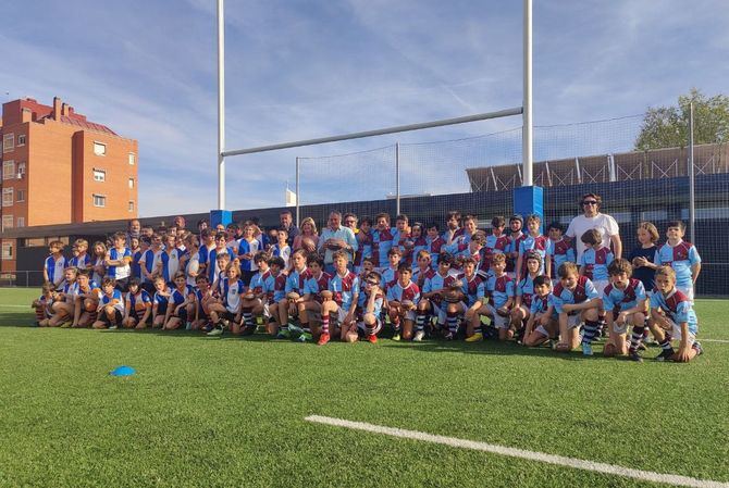 La delegada de Obras y Equipamientos, Paloma García Romero, y el concejal de Fuencarral-El Pardo, Javier Ramírez, han visitado este miércoles la Instalación Deportiva Básica Campo de Rugby Tres Olivos, en la que disputan sus partidos los equipos madrileños de Club de Rugby Fuencarral, Osos del Pardo y San Isidro Rugby. 