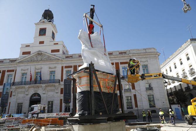 Las labores, tanto del traslado de la estatua como de la construcción de la propia fuente, suponen un 'desafío técnico', debido a que bajo esta ubicación existen diversas infraestructuras subterráneas.