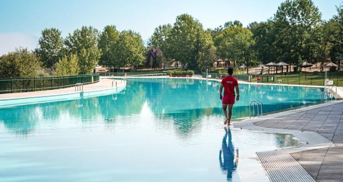 Como novedad, además, se adelantará en un mes respecto a años anteriores la apertura de las piscinas de verano regionales, que tendrán lugar el 13 de mayo.