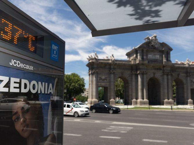 La situación podría prolongarse hasta el sábado, cuando comenzaría a entrar una masa de aire atlántica, algo más fresca, aunque aún ese día será muy caluroso en el este de la Península y en Baleares, donde se podrán superar en ambas zonas los 35ºC.