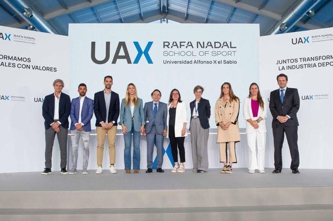 El presidente de la Universidad Alfonso X el Sabio, Jesús Núñez, inauguró el nuevo recinto, junto a leyendas del deporte español como los campeones del mundo David Villa y José Manuel Calderón, la medallista olímpica de natación sincronizada Ona Carbonell, la también medallista olímpica en tenis Anabel Medina y el extenista Carlos Costa.