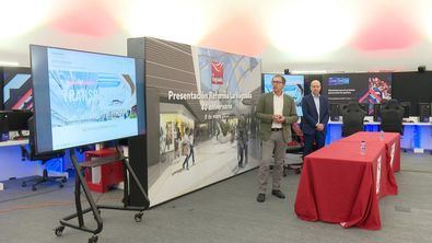 Durante la presentación del proyecto de reforma del centro comercial La Vaguada, han intervenido el director de proyectos de L35 arquitectos, José Ángel Rodríguez, y el director del centro comercial, Javier Escusol.