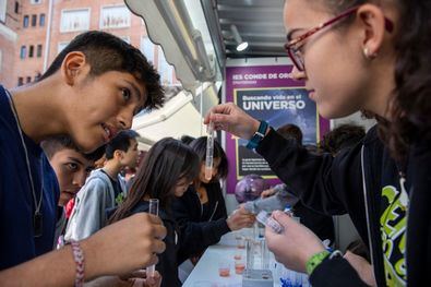 'Ciencia en el Barrio' es un proyecto impulsado por la Vicepresidencia Adjunta de Cultura Científica del CSIC, que cuenta con el apoyo del Ministerio de Ciencia e Innovación. 