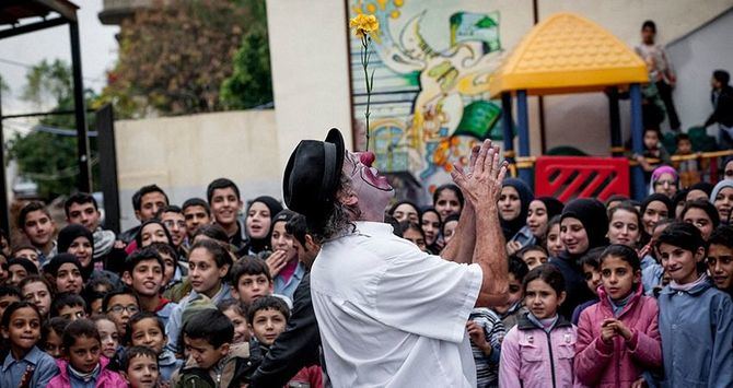 el evento contará con las actuaciones de artistas del mundo del circo y colaboradores de Payasos Sin Fronteras como su presidente y fundador, Tortell Poltrona; el actor, 'clown' y miembro de la Junta Directiva de PSF, Pepe Viyuela, la artista Judith Fogg, la compañía Las Bambalas, el 'musicóloco' Fuman y el mago ilusionista Miguel Ángel Gea.