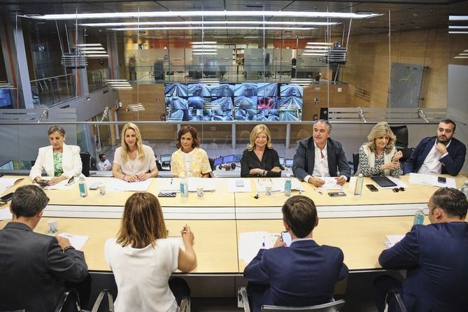 El exconcejal del PP en Chamberí y Fuencarral-El Pardo, Javier Ramírez, ha sido designado consejero apoderado de Madrid Calle 30 por ser la 'persona adecuada', dada su 'amplia trayectoria en la gestión pública', tanto en el Ayuntamiento como en cargos de relevancia en la Comunidad, ha señalado la vicealcaldesa, portavoz del Ejecutivo municipal y delegada de Seguridad y Emergencias, Inmaculada Sanz, tras la Junta de Gobierno de este jueves.