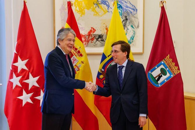 El alcalde de Madrid, José Luis Martinez-Almeida, también ha mantenido este viernes un encuentro con el presidente Lasso, dentro de la visita que está realizando a España previa a su participación en la III Cumbre UE-CELAC, que se celebrará en Bruselas el 17 y 18 de julio.