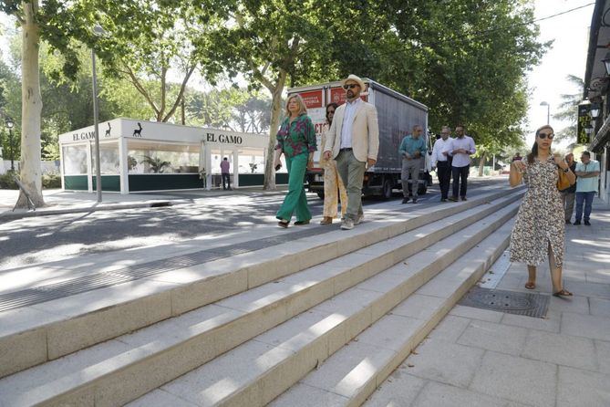 La remodelación, que supone una importante mejora de la accesibilidad, incluye la avenida de la Guardia, las calles Manuel Alonso y Mira el Río y la carretera de El Pardo a Fuencarral.